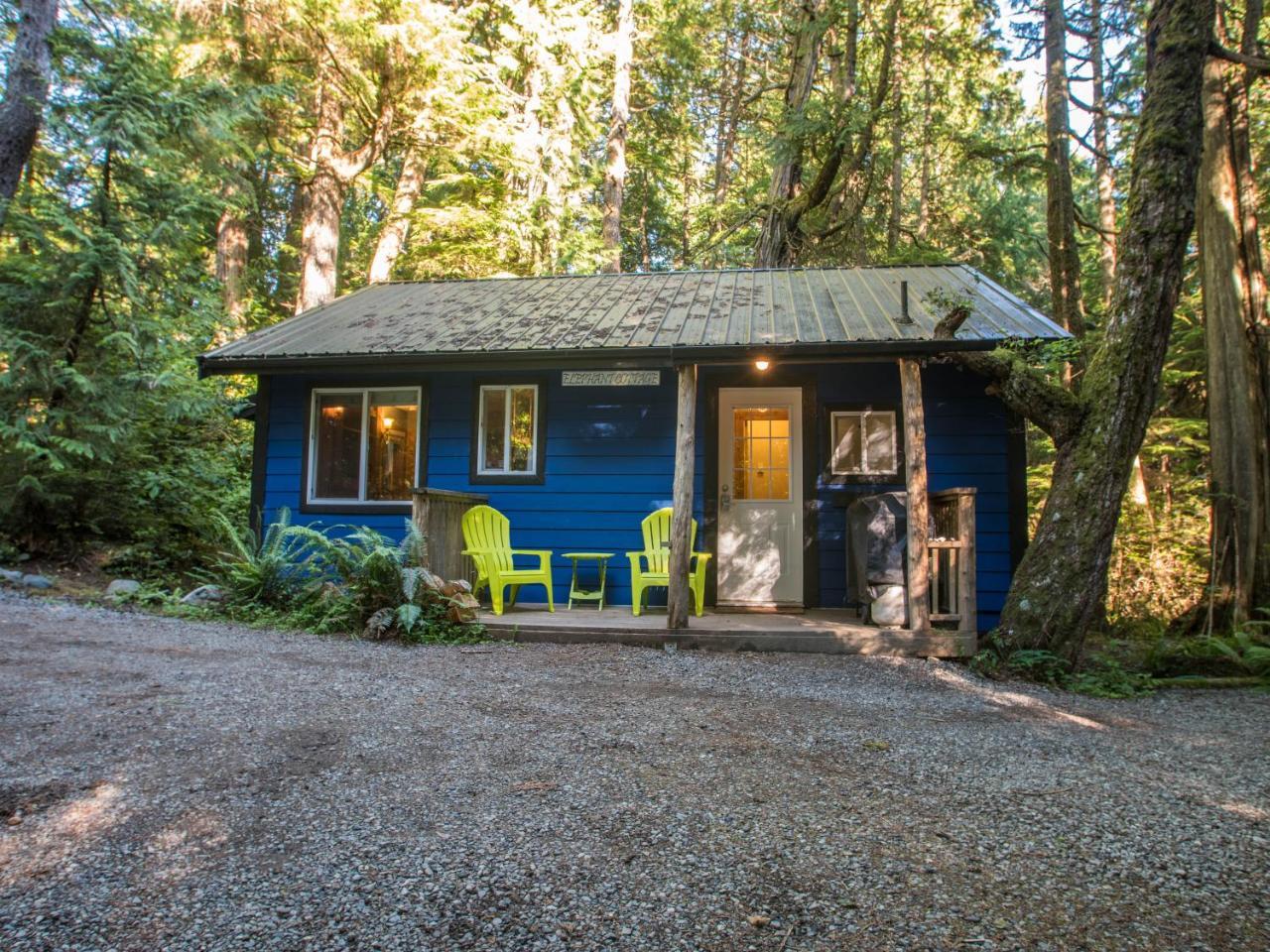 Surfs Inn Rainforest Cottages Ucluelet Ngoại thất bức ảnh